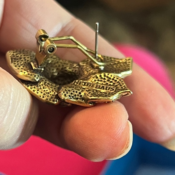 Heidi Daus "Enchanted Beauty” crystal earrings violet/purple pierced NIB - Picture 5 of 9